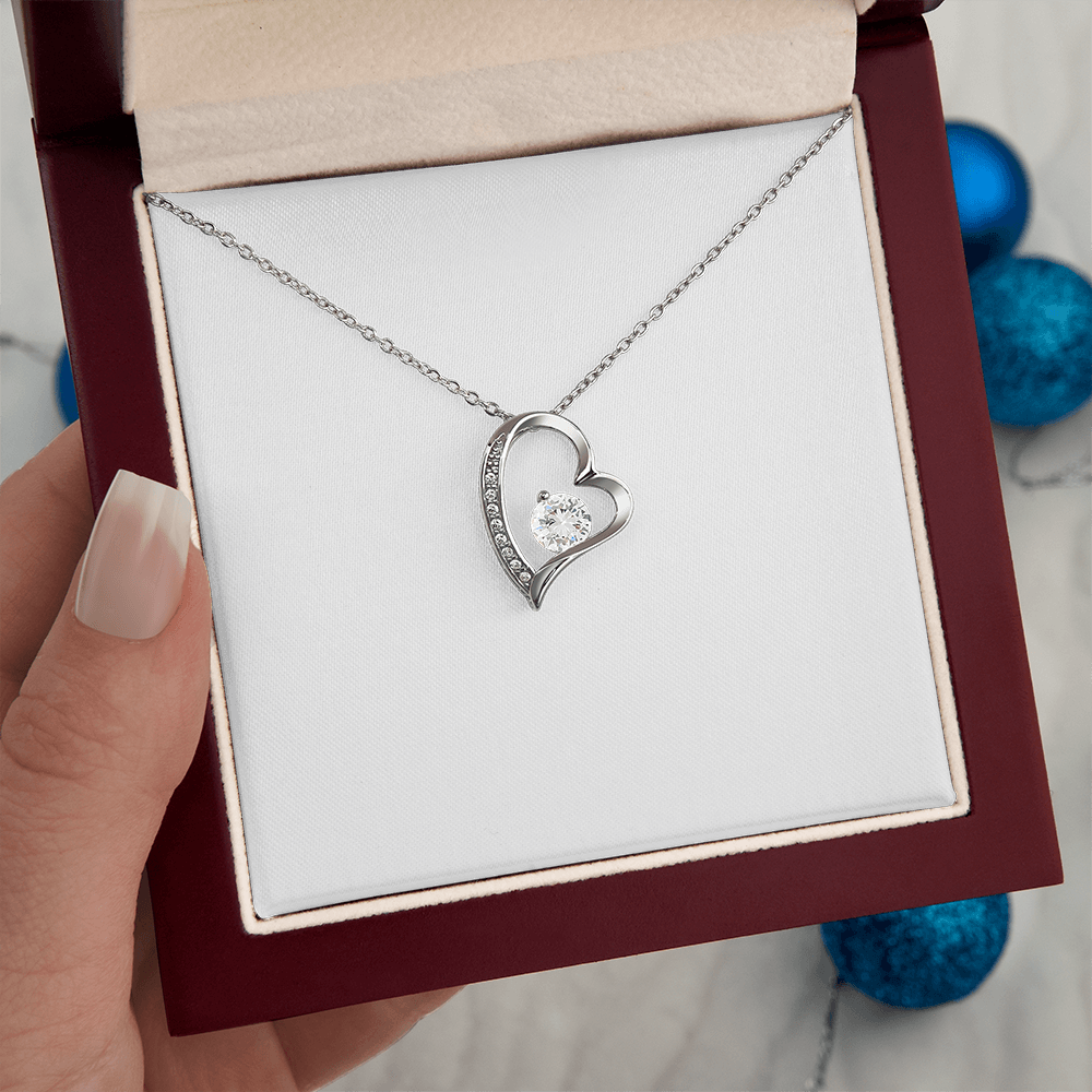 Forever Love Heart Necklace – Timeless Gift for Her