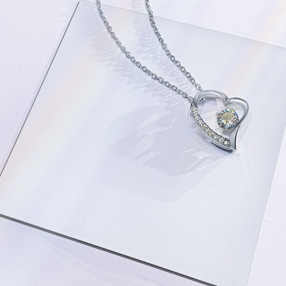 Forever Love Heart Necklace – Timeless Gift for Her